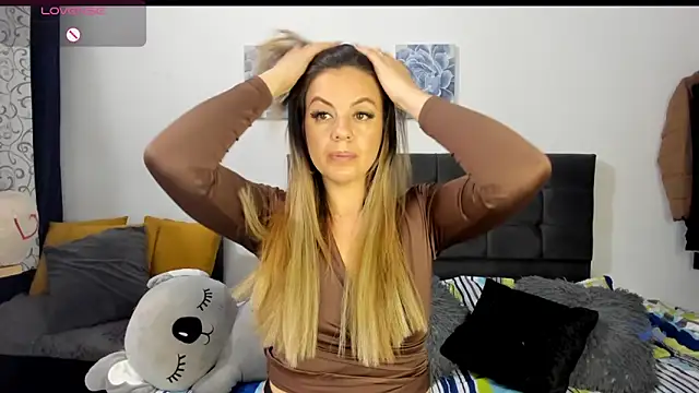 ariannawil online show from March 19, 12:32 am