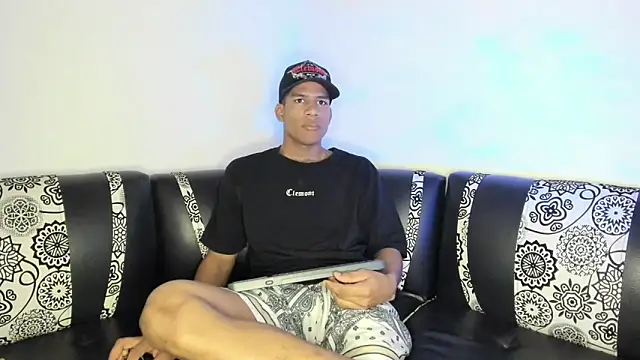 JUANBIGCOCK21CM online show from April 14, 5:40 pm