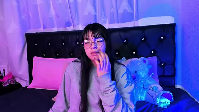 yuri ichiko online show from November 18, 11:57 am