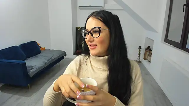 AnyaEvy online show from December 23, 4:45 am