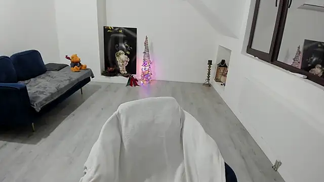 AnyaEvy online show from December 19, 5:43 am