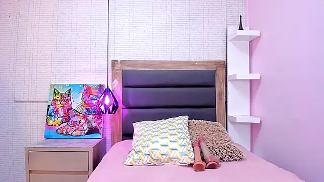 IRENNEBLAZER online show from February 4, 12:33 pm