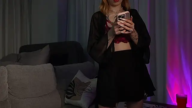LinaaVelle online show from May 22, 8:07 pm