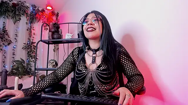 Halley Ravenn online show from April 10, 9:22 pm