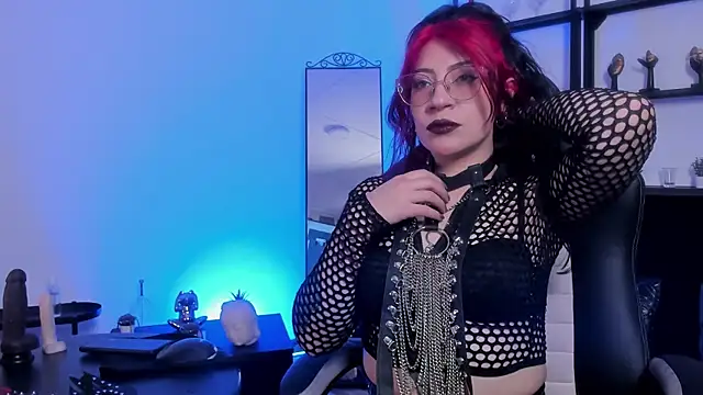 Halley Ravenn online show from May 26, 9:24 pm