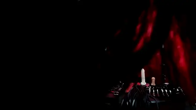Halley Ravenn online show from March 28, 8:32 pm