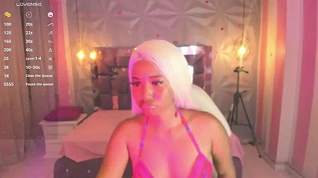 Snapshot of Saloome_collins chatting on November 12, 4:49 am Saloome collins online show from November 12, 4:49 am