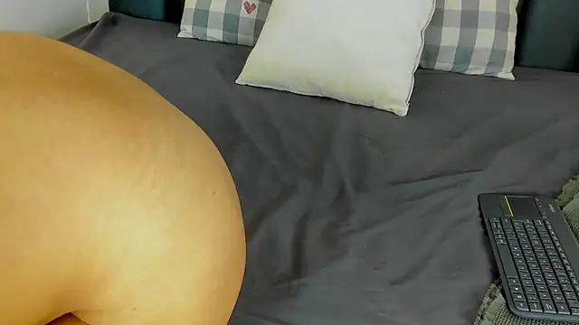 NicoletCherry   online show from December 2, 7:37 pm