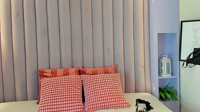 NicoletCherry   online show from January 7, 7:52 pm