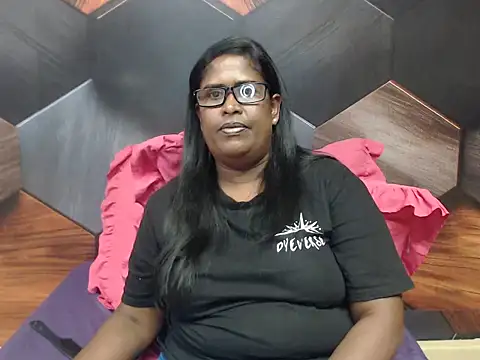 IndianDeluxe online show from November 8, 5:05 pm