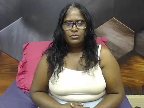 IndianDeluxe online show from November 7, 9:30 pm