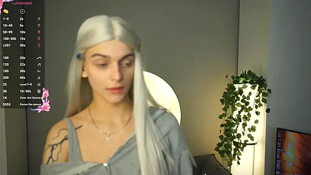 AdameShoyer online show from December 3, 8:30 pm