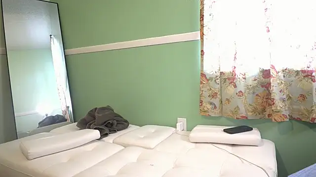 Snapshot of RosieCheeks_ chatting on June 29, 5:12 pm RosieCheeks online show from June 29, 5:12 pm