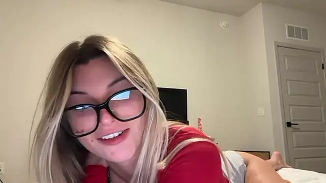 RosieCheeks  online show from December 16, 11:53 pm