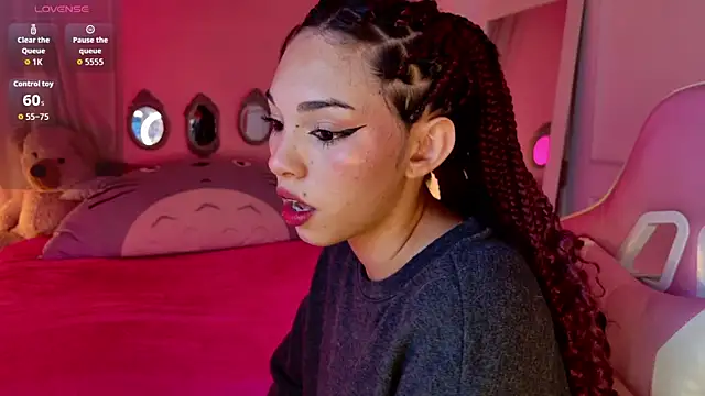 Lynaa love online show from November 13, 9:30 pm