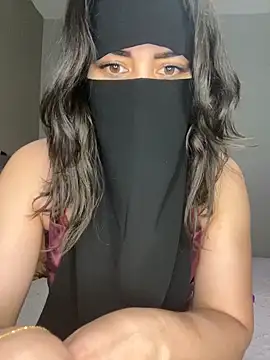 dinaaarich11 online show from March 30, 5:25 pm