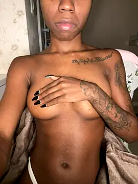 mayalouise online show from November 8, 2:26 am