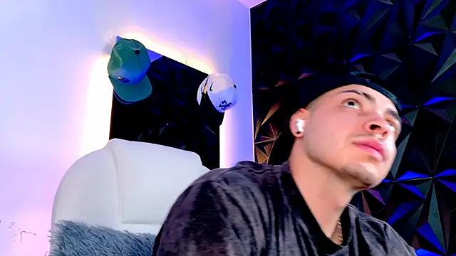 Maxwell Dupont online show from December 2, 9:16 pm