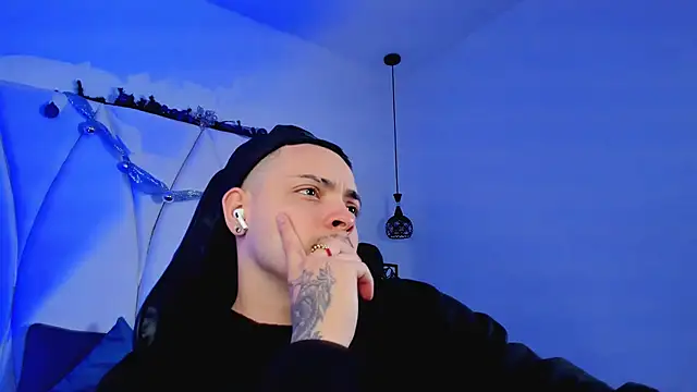 Maxwell Dupont online show from December 3, 12:04 pm