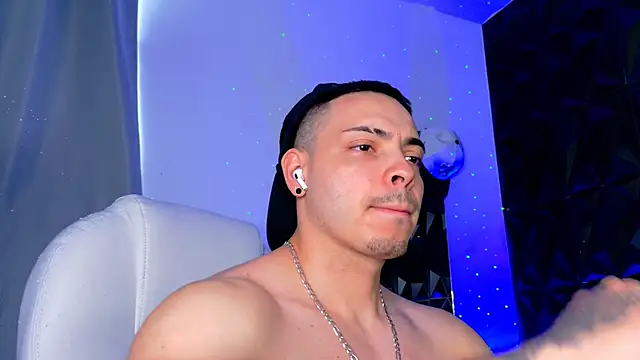 Maxwell Dupont online show from January 10, 6:25 pm