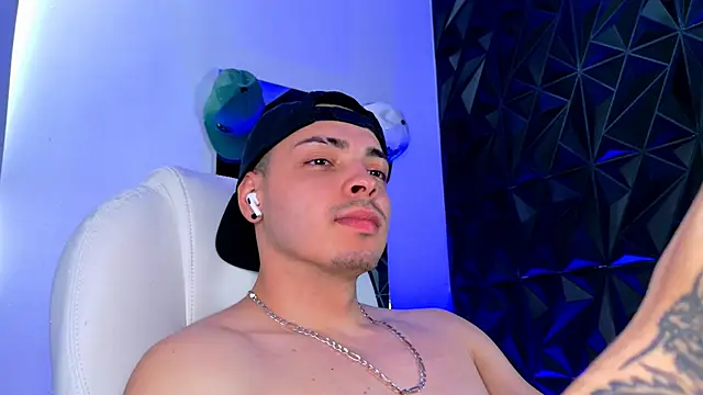 Maxwell Dupont online show from December 21, 7:37 pm