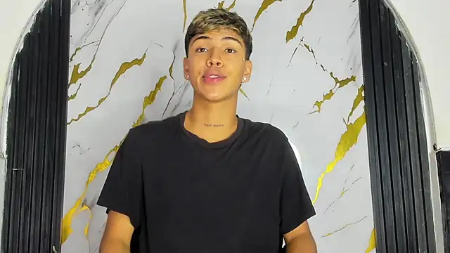 Timmy Kiing  online show from January 9, 9:22 pm