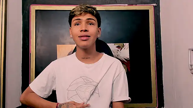 Timmy Kiing  online show from January 15, 9:18 pm