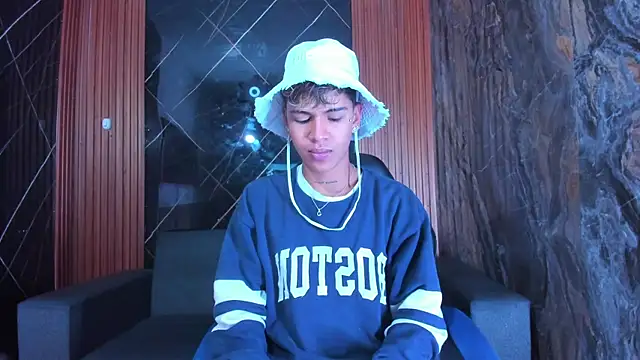 Timmy Kiing  online show from November 24, 8:31 pm