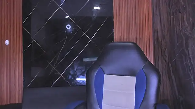 Timmy Kiing  online show from November 22, 8:40 pm