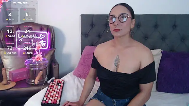 Snapshot of maripa0__69 chatting on February 12, 12:43 am maripa0 69 online show from February 12, 12:43 am