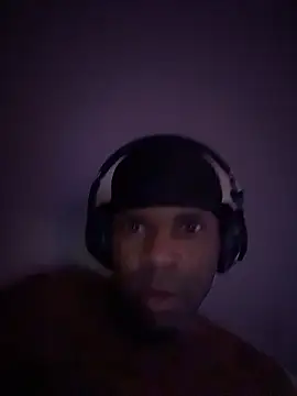 CrookedBeaut online show from January 11, 2:57 pm