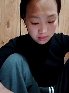 Yumiik2kk online show from December 22, 1:06 am