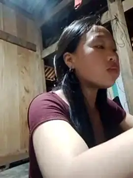 Yumiik2kk online show from December 23, 1:27 am