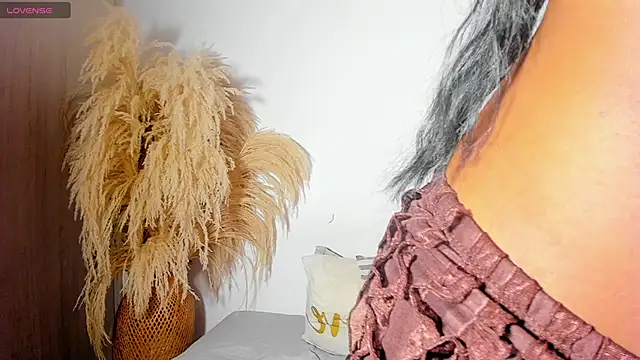 Snapshot of Deniis01 chatting on November 11, 4:29 am Deniis01 online show from November 11, 4:29 am