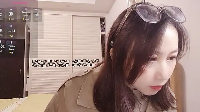 Ella61 online show from November 11, 1:28 pm