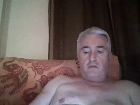 Snapshot of Cumlover5534 chatting on October 8, 9:11 am Cumlover5534 online show from October 8, 9:11 am