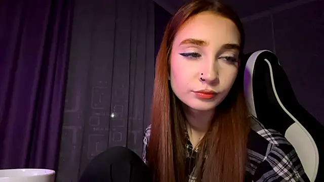 HollyPaw online show from November 12, 7:40 pm