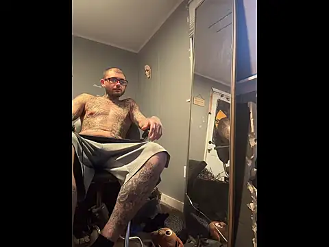 trickydickydaddy online show from April 18, 11:34 am