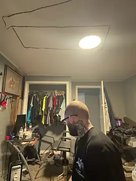 trickydickydaddy online show from February 10, 5:23 pm