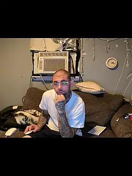 Snapshot of trickydickydaddy chatting on June 8, 10:05 am trickydickydaddy online show from June 8, 10:05 am