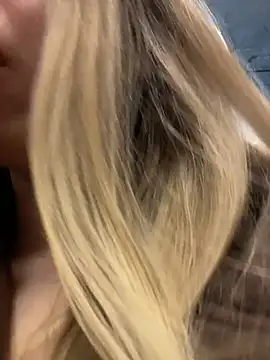 SashaCatt online show from April 17, 8:17 am