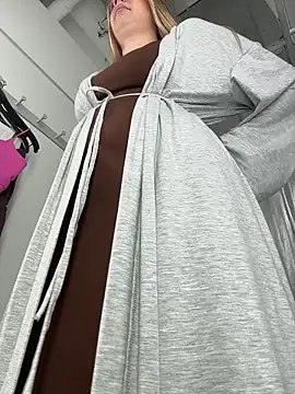 Snapshot of SashaCatt chatting on June 27, 12:22 pm SashaCatt online show from June 27, 12:22 pm