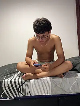 08Stiven08 online show from December 3, 10:31 pm