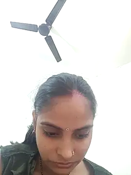 Snapshot of shifali21girl chatting on November 23, 4:22 am shifali21girl online show from November 23, 4:22 am