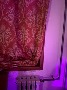 Snapshot of xoxo7799 chatting on December 5, 5:00 pm xoxo7799 online show from December 5, 5:00 pm