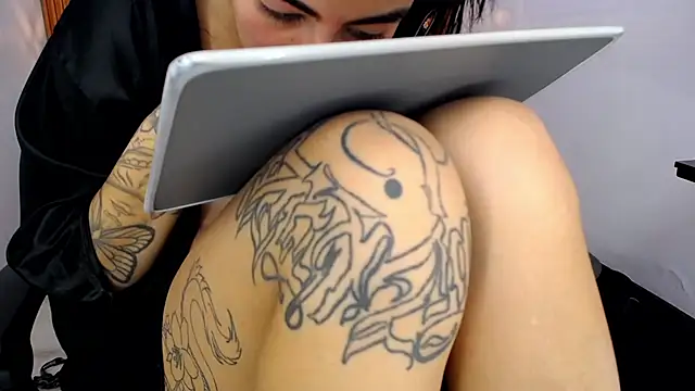 Snapshot of SCARLETT_INK_ chatting on July 17, 2:47 pm SCARLETT INK online show from July 17, 2:47 pm