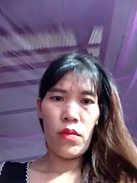 Snapshot of Hini68 chatting on November 11, 7:36 am Hini68 online show from November 11, 7:36 am