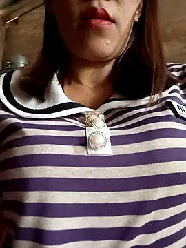 Snapshot of Hini68 chatting on February 22, 3:53 am Hini68 online show from February 22, 3:53 am