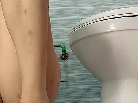 Tiny-122 online show from April 21, 11:22 pm