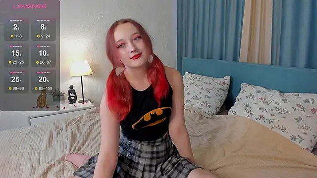 Snapshot of LauraKelley chatting on November 9, 8:07 am LauraKelley online show from November 9, 8:07 am